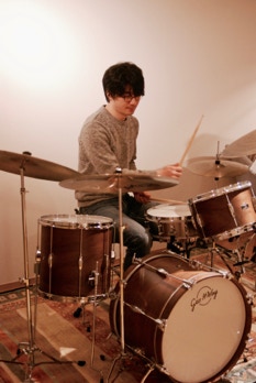 新潟県長岡市にある音楽スタジオ、Studio Copoli(スタジオコポリ)ドラム教室とピアノ教室を開講しています。